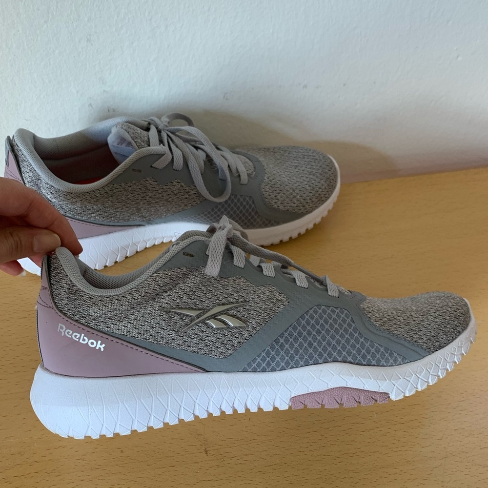 Reebok sneakers ✨new w/o tags✨